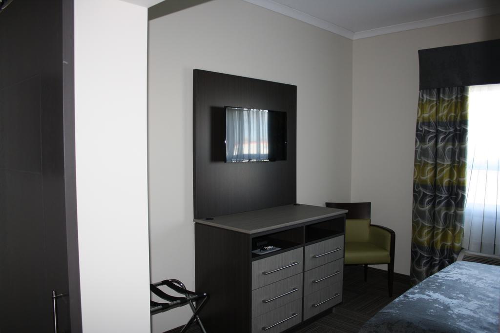 Crossroads Inn & Suites Paradise Εξωτερικό φωτογραφία