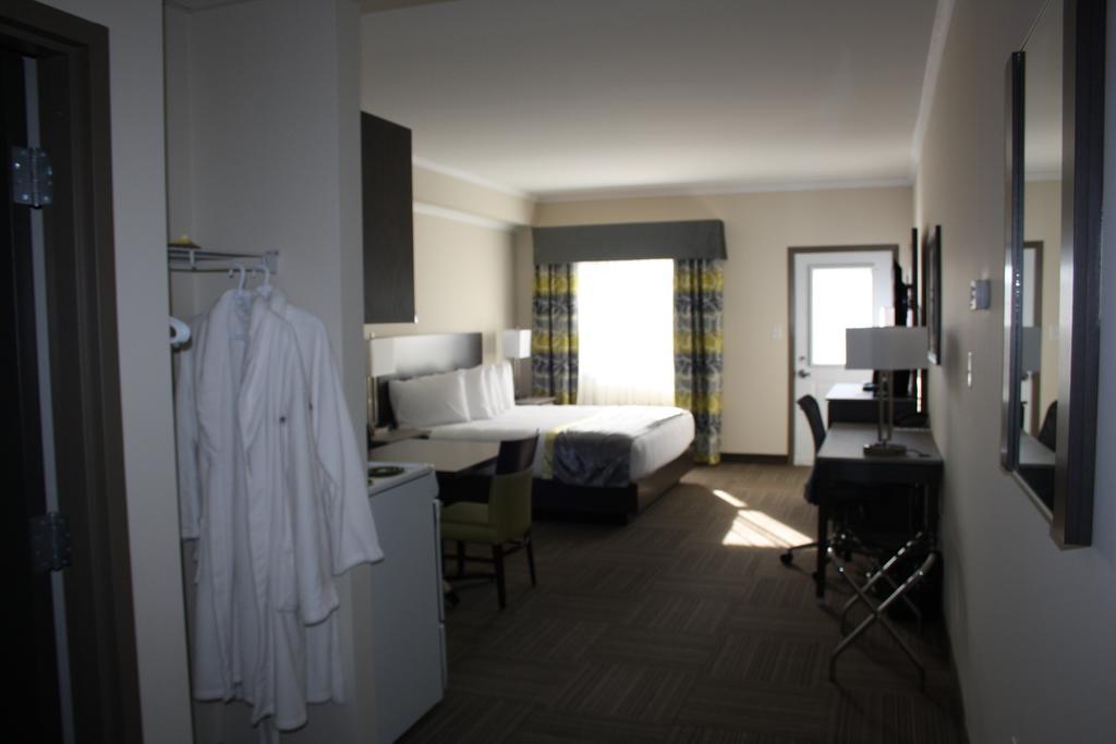 Crossroads Inn & Suites Paradise Εξωτερικό φωτογραφία