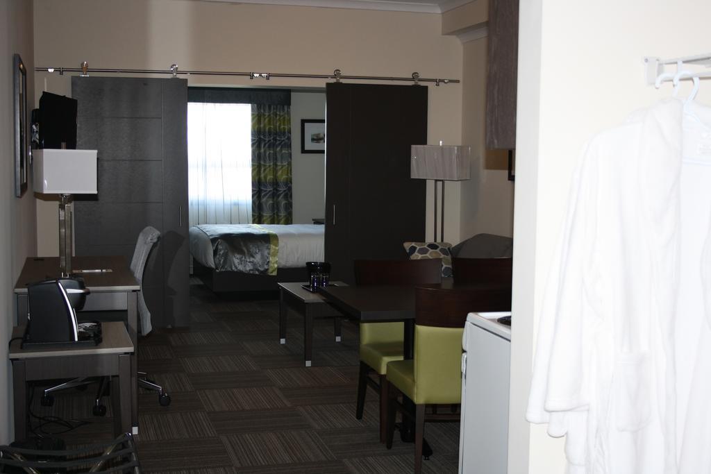 Crossroads Inn & Suites Paradise Εξωτερικό φωτογραφία