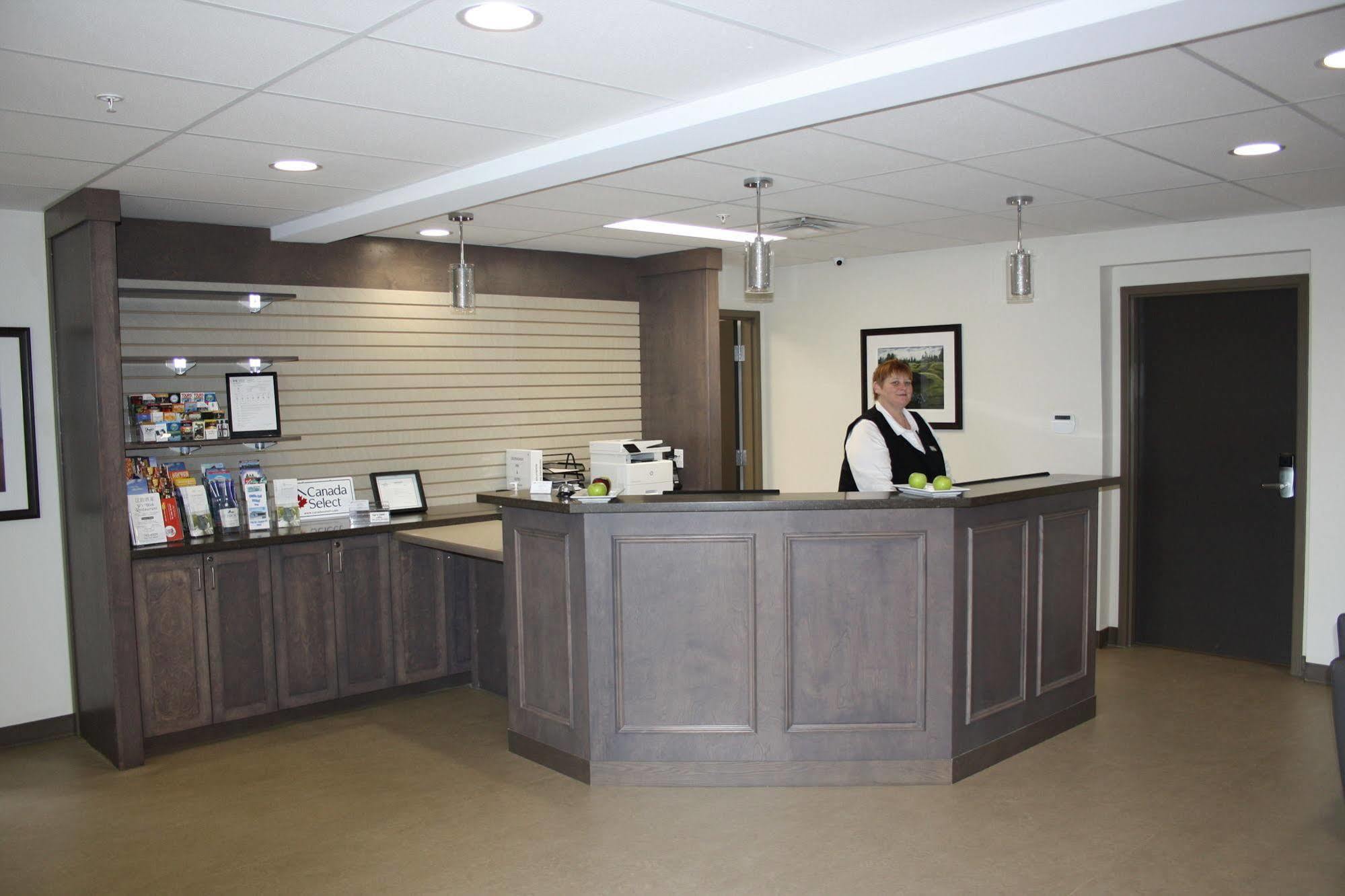 Crossroads Inn & Suites Paradise Εξωτερικό φωτογραφία